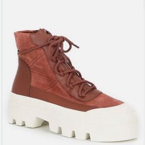 NWOT GB WANDERLUST SUEDE HIGH TOP CHUNKY SNEAKERS